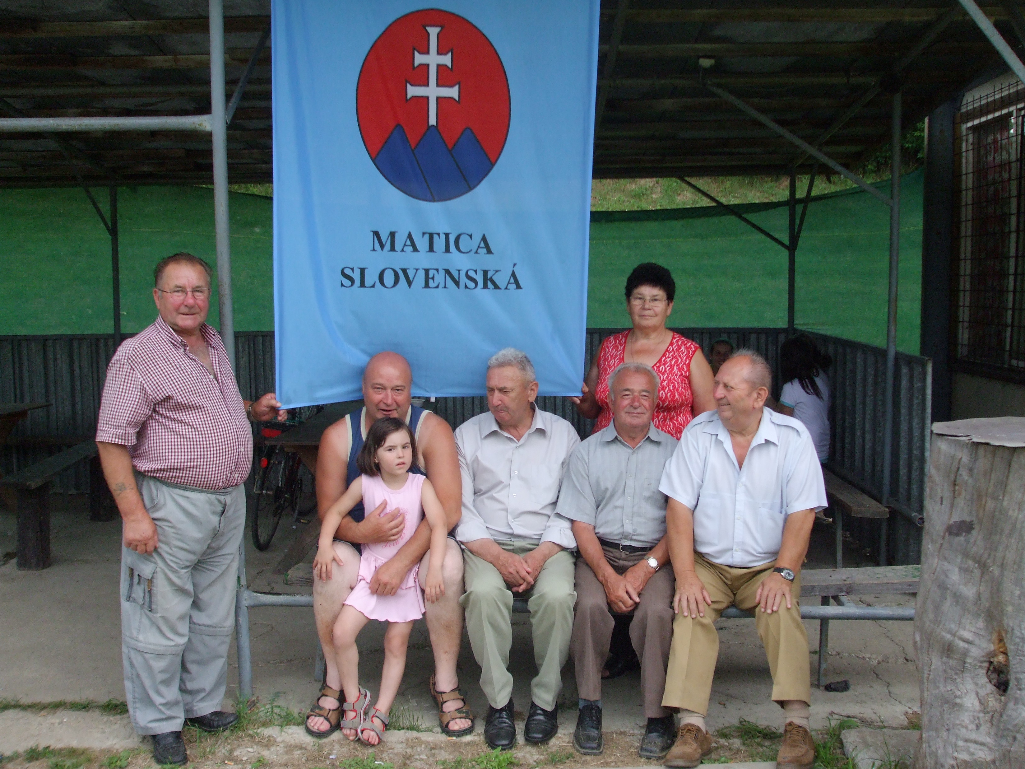 Pár prítomných pod vlajkou Matice slovenskej